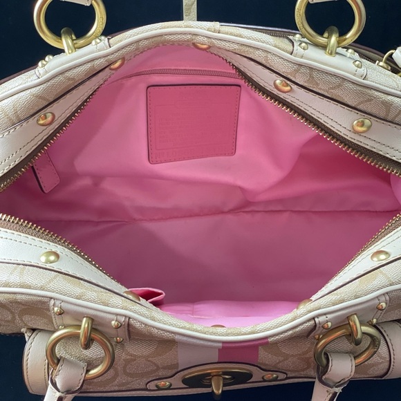 COACH Heritage Stripe Dome
Satchel 13198 Handbag. - Picture 10 of 17